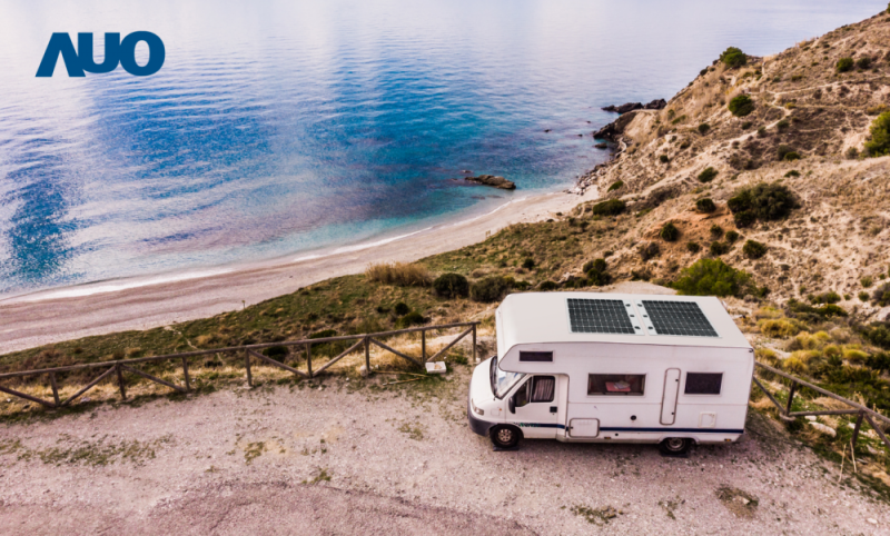 「可撓輕量化太陽光電板SunCurva」使用輕量特殊耐候型複合板取代傳統太陽能板的玻璃前板，不僅降低70%重量，每米平方僅3Kg；具有抗衝擊性能及通過電磁相容性測試，可應用於交通運輸工具，如露營車、遊艇等